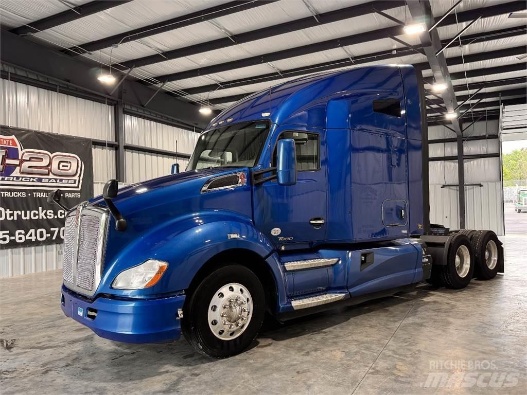 Kenworth T680 Тягачі