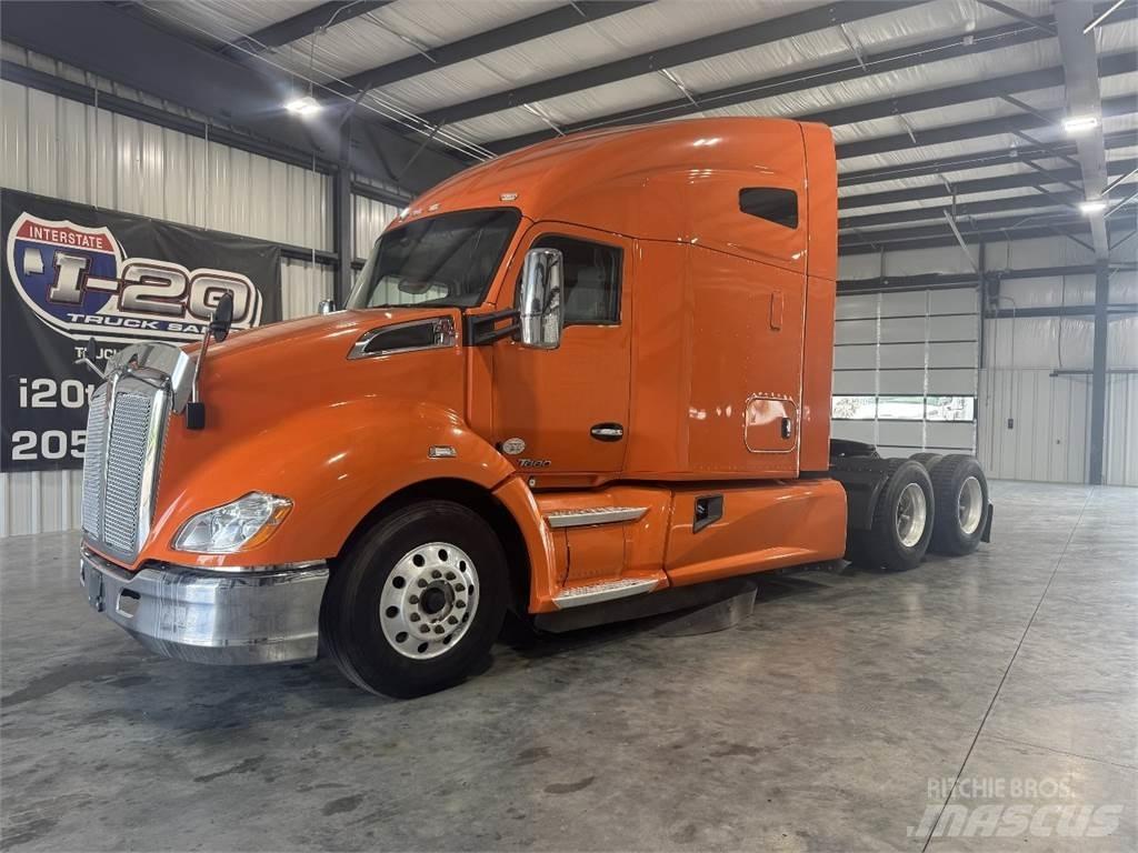 Kenworth T680 Тягачі