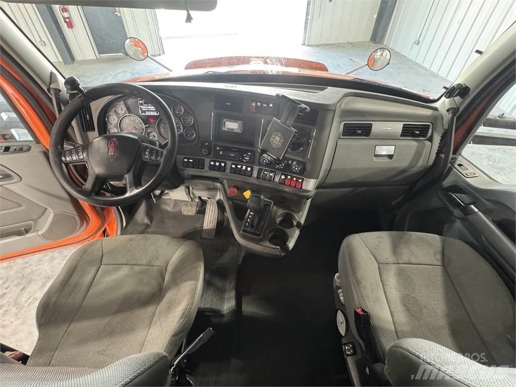 Kenworth T680 Тягачі