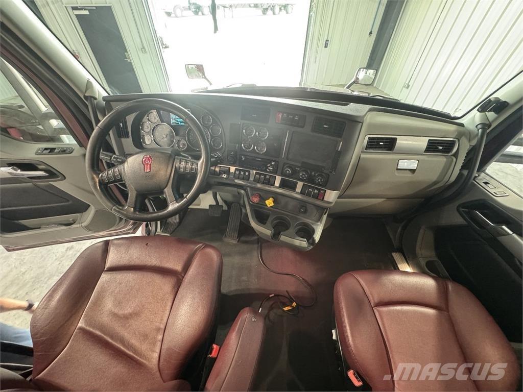 Kenworth T680 Тягачі