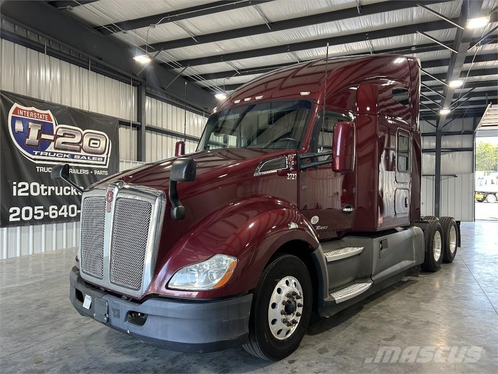 Kenworth T680 Тягачі