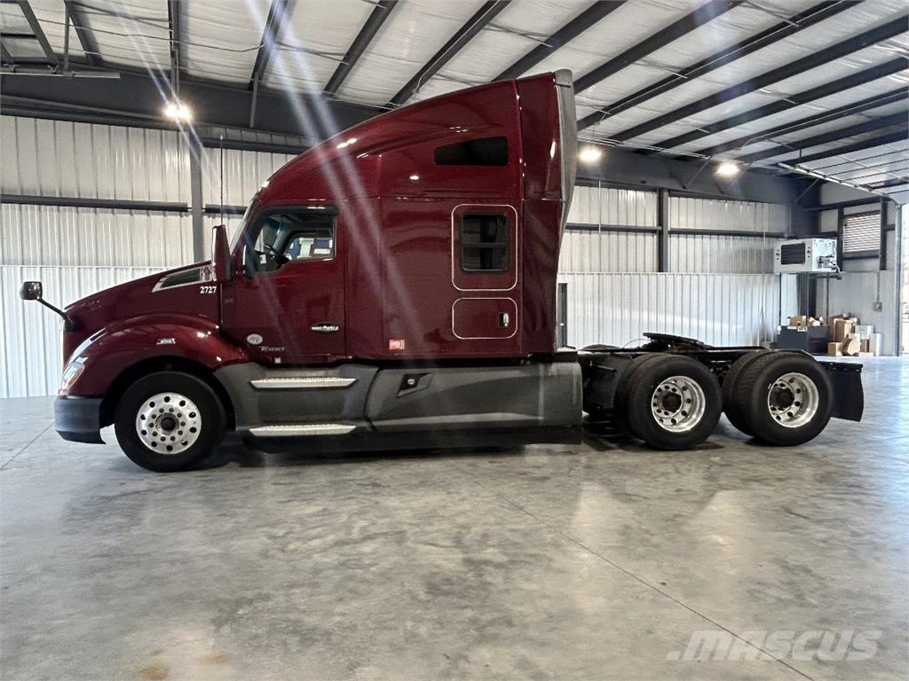 Kenworth T680 Тягачі