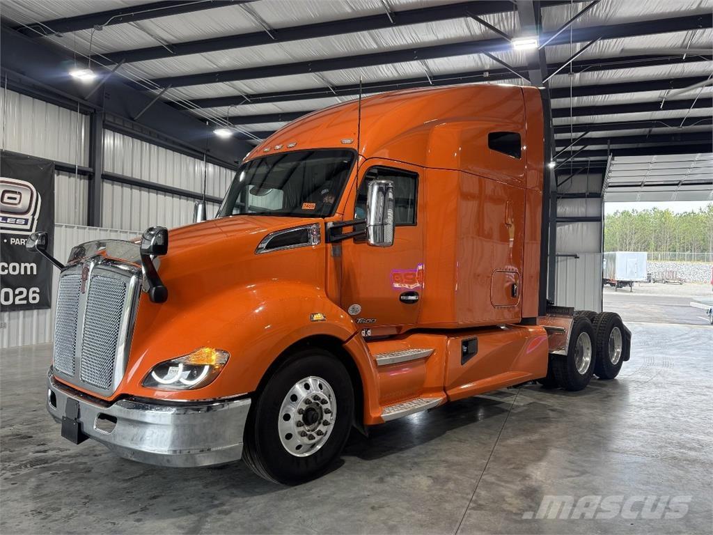Kenworth T680 Тягачі