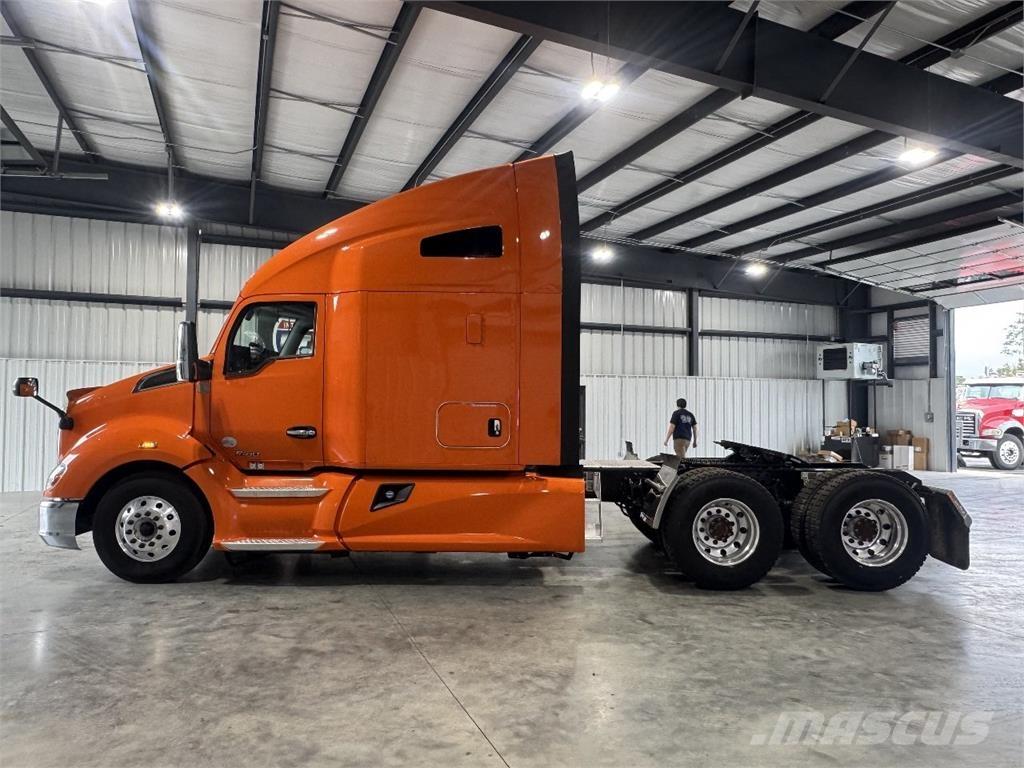 Kenworth T680 Тягачі