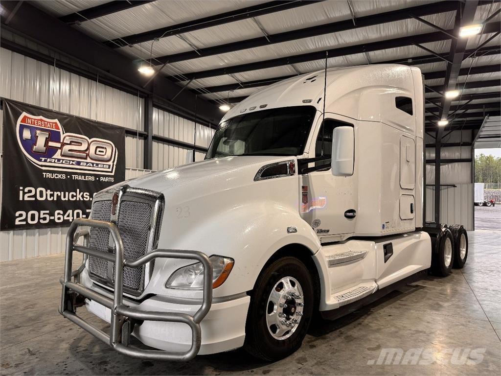 Kenworth T680 Тягачі