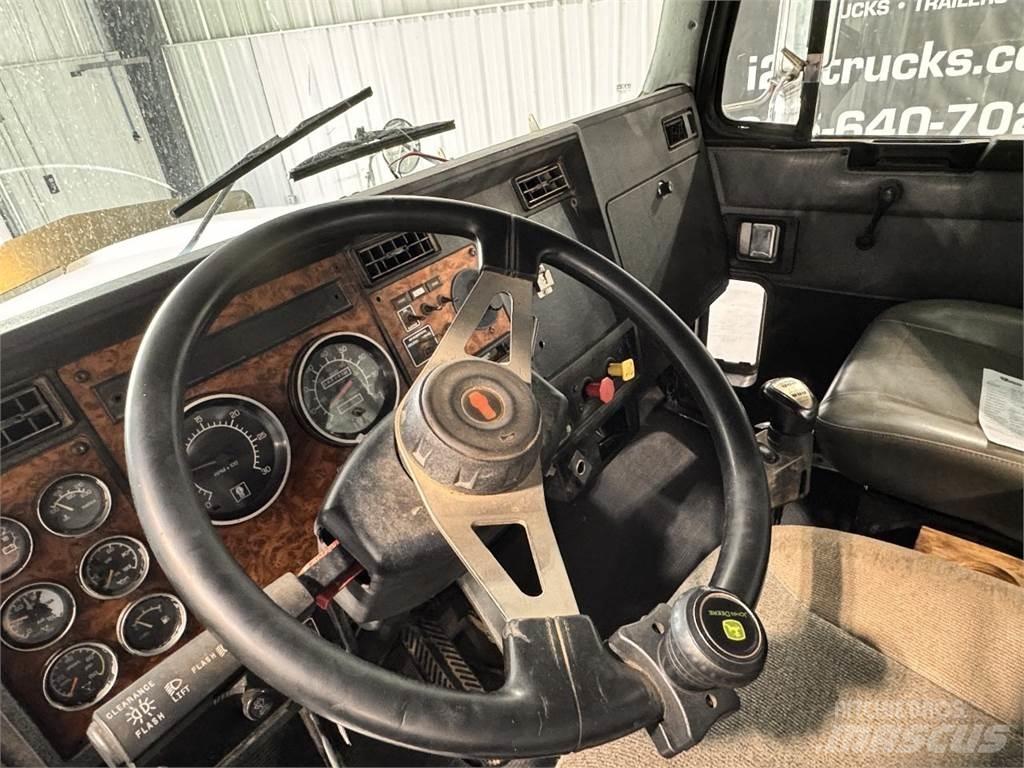 Kenworth T800 Тягачі