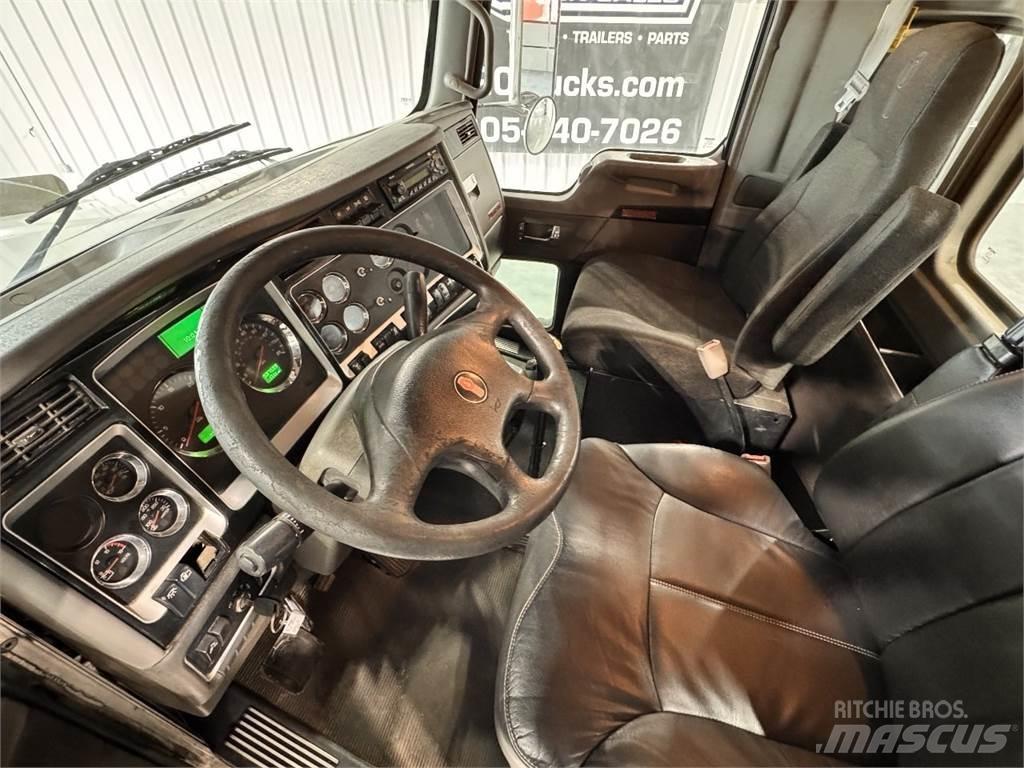 Kenworth T800 Тягачі