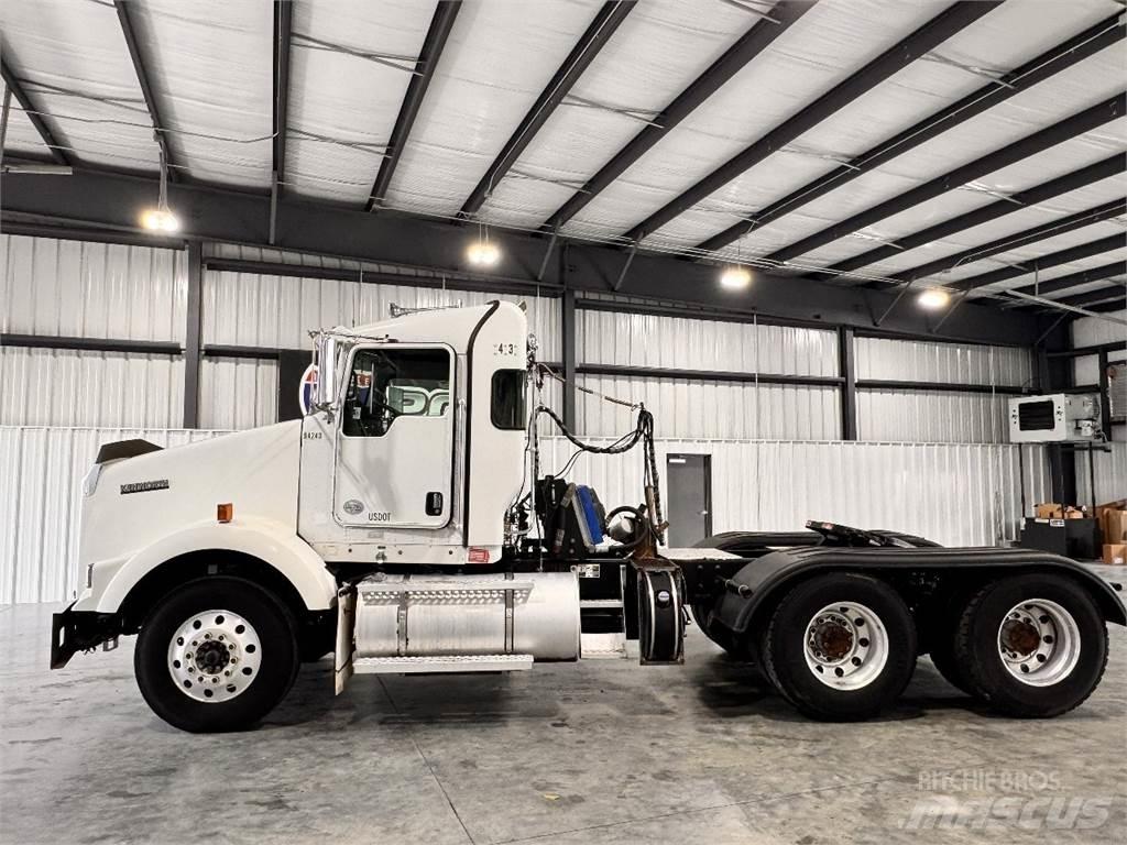 Kenworth T800 Тягачі