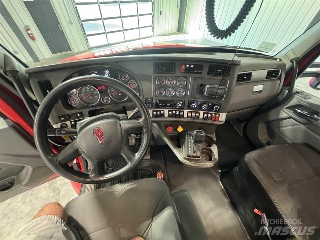 Kenworth T880 Тягачі