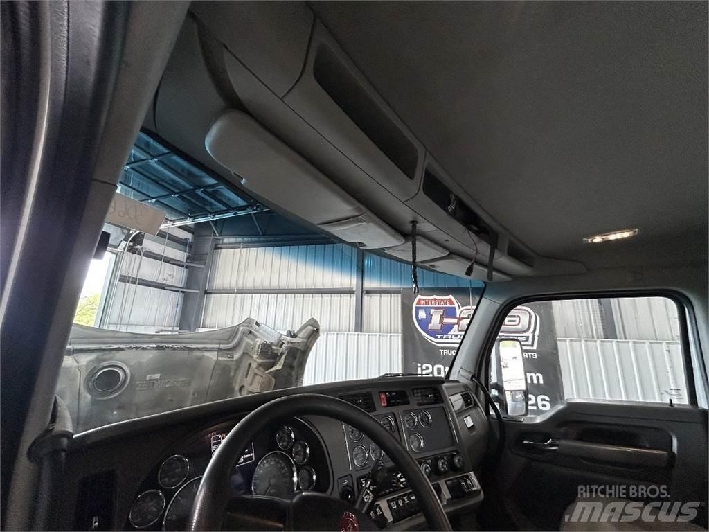 Kenworth T880 Тягачі