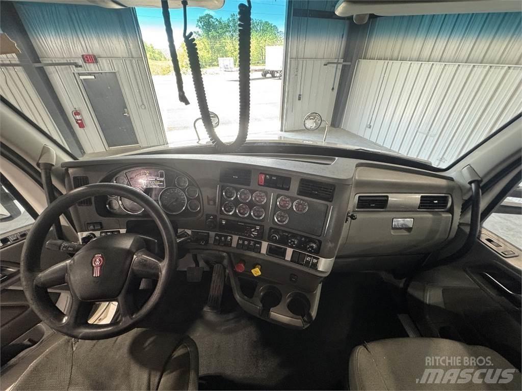 Kenworth T880 Тягачі