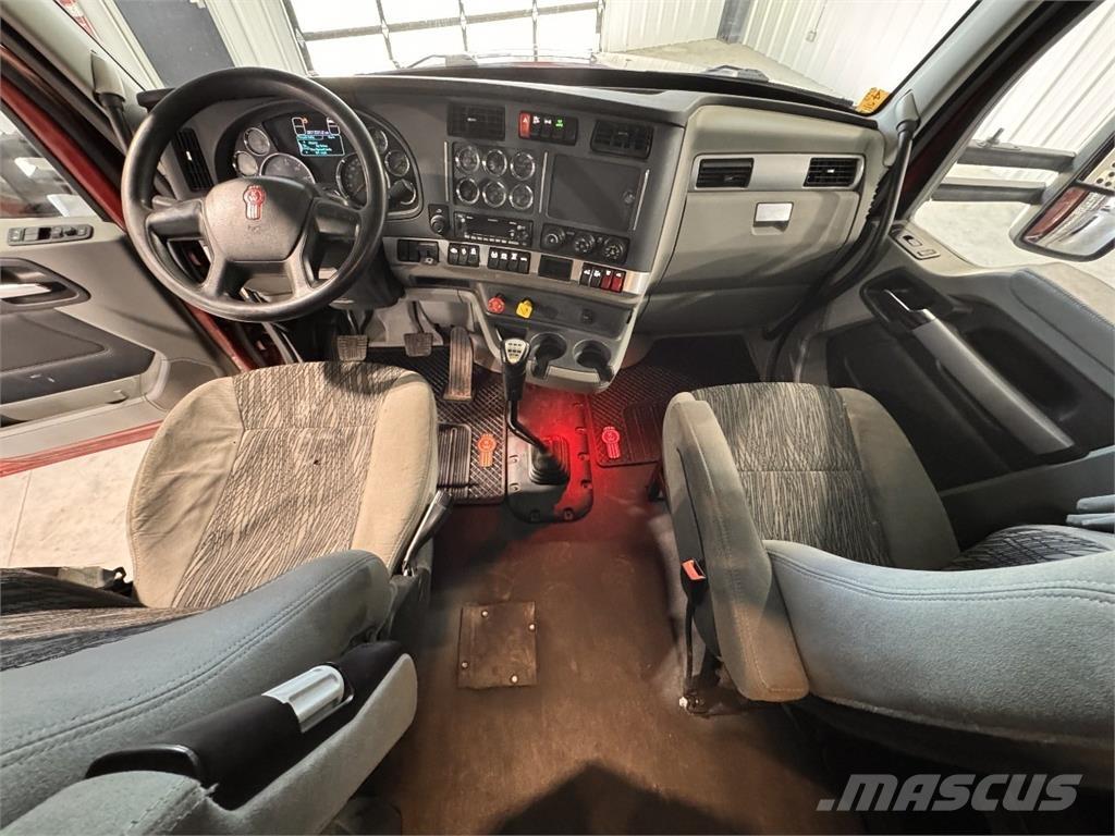 Kenworth T880 Тягачі