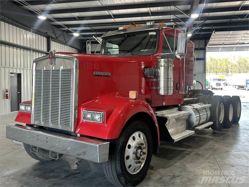 Kenworth W900 Тягачі
