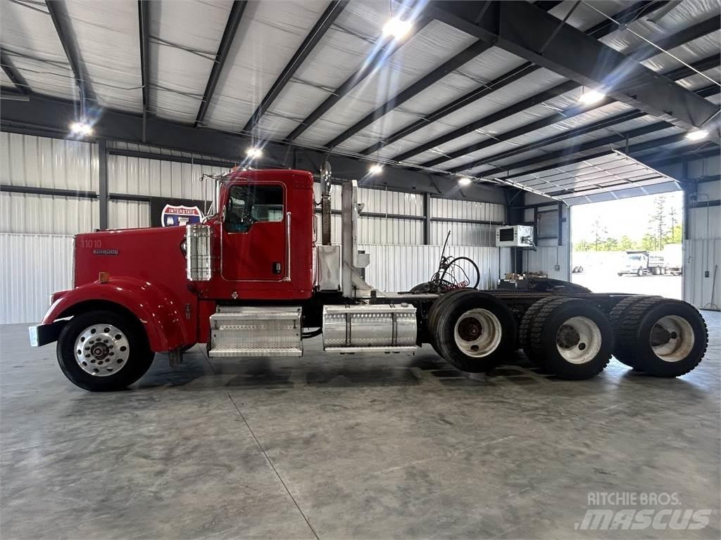 Kenworth W900 Тягачі