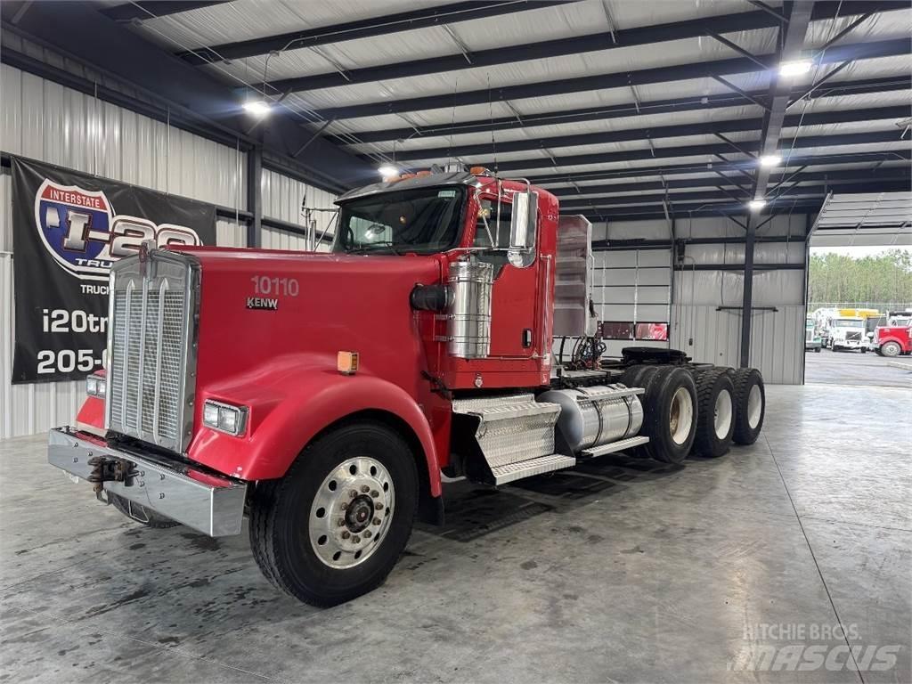 Kenworth W900 Тягачі