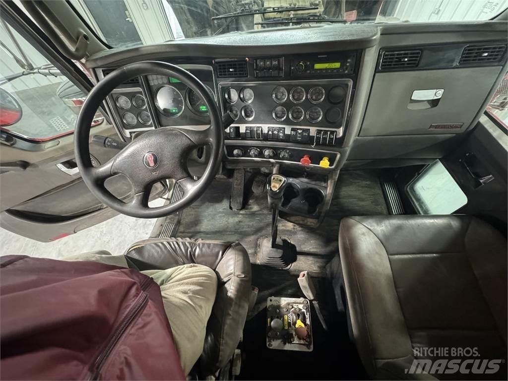 Kenworth W900 Тягачі