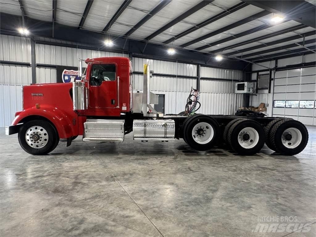 Kenworth W900L Тягачі
