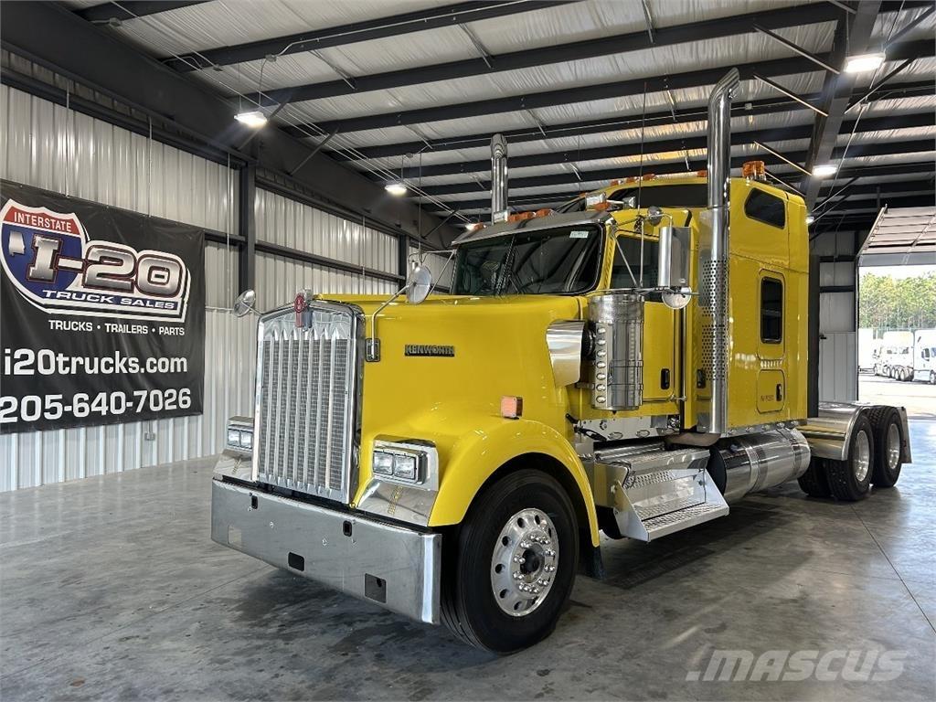 Kenworth W900L Тягачі