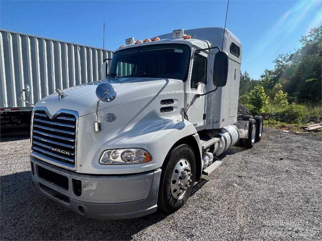 Mack CXU613 Тягачі