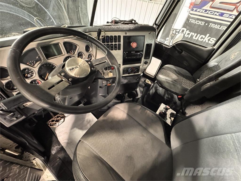 Mack Granite Самоскиди