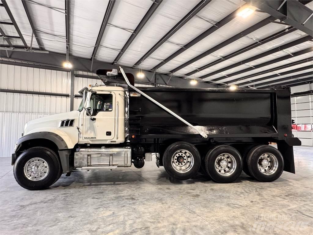 Mack GU713 Самоскиди