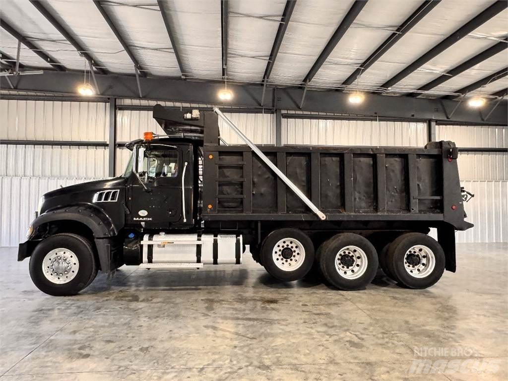 Mack GU713 Самоскиди