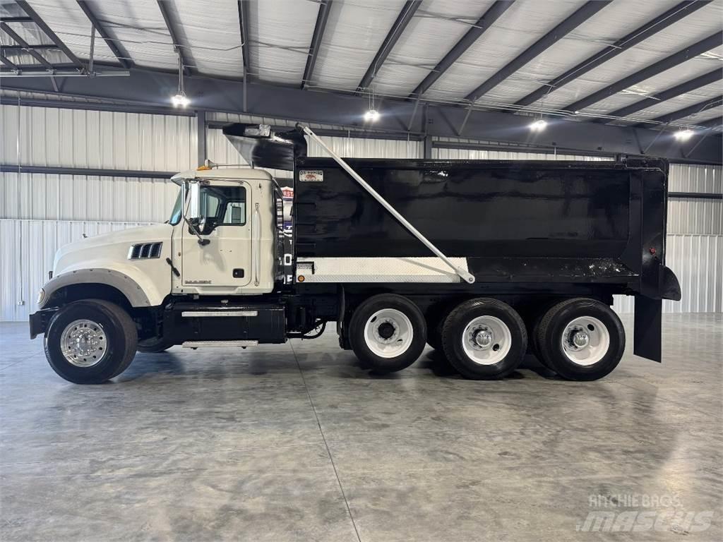 Mack GU713 Самоскиди