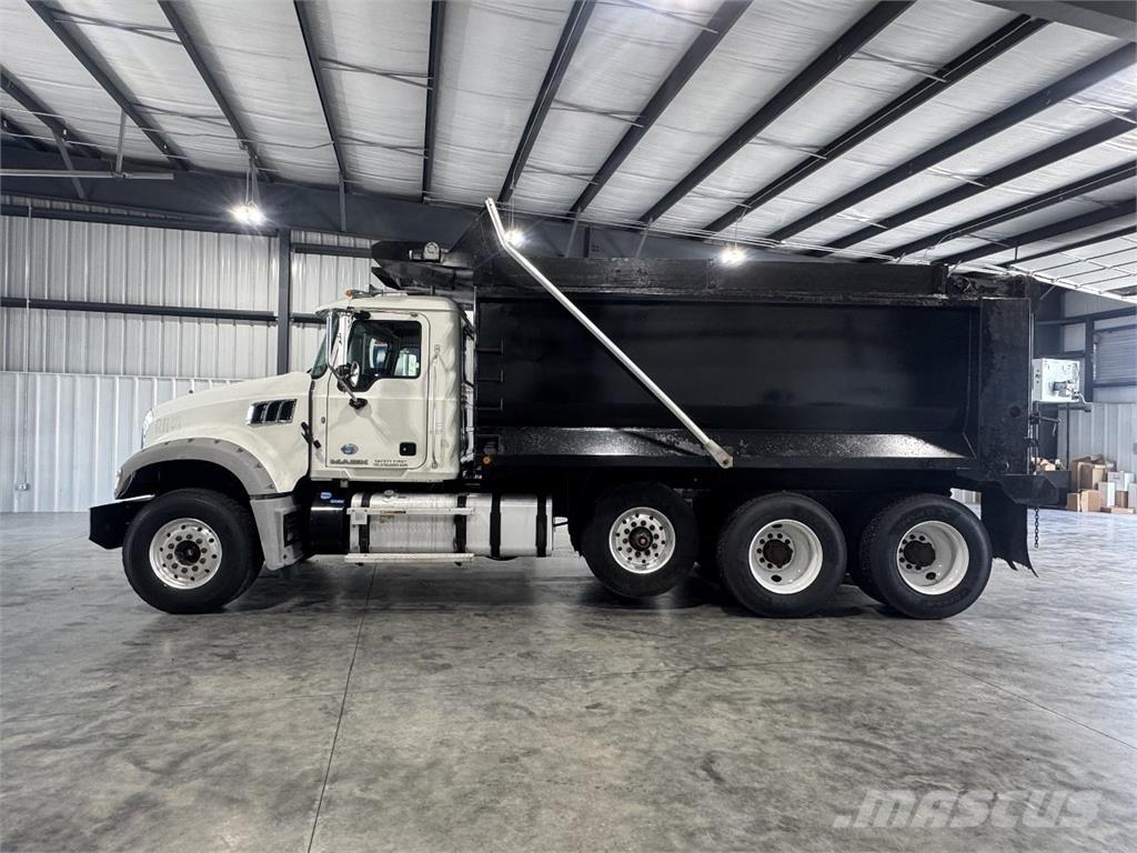 Mack GU713 Самоскиди