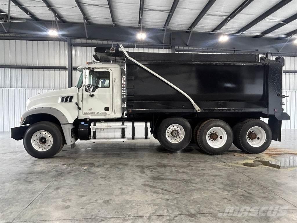 Mack GU713 Самоскиди