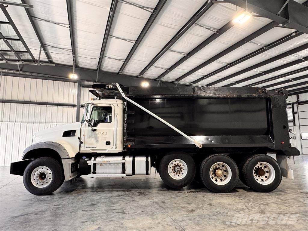 Mack GU713 Самоскиди