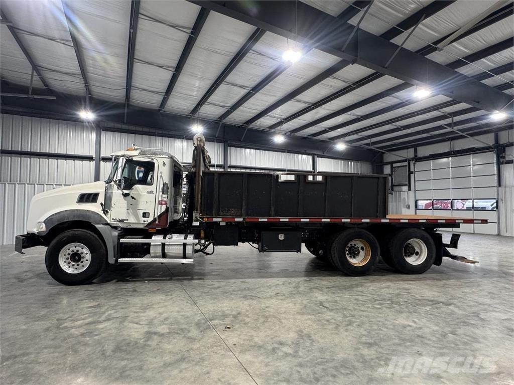 Mack GU813 Платформи