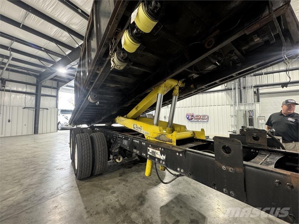 Mack GU813 Платформи