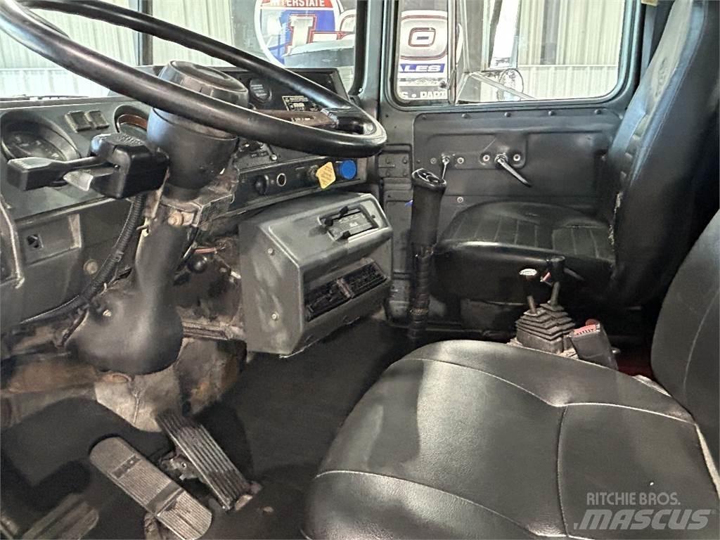 Mack RD688S Автоконтейнеровози