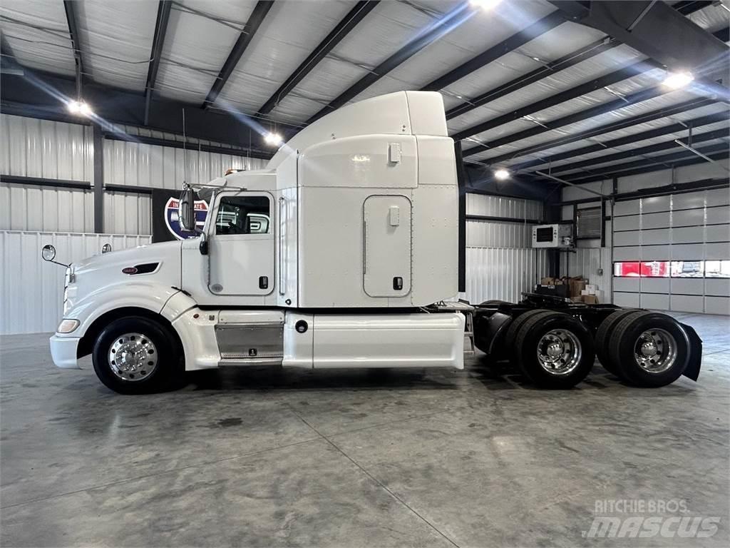 Peterbilt 386 Тягачі