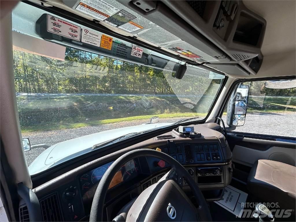 Volvo VNL42T300 Тягачі