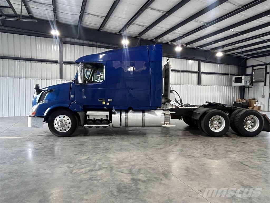 Volvo VNL630 Тягачі