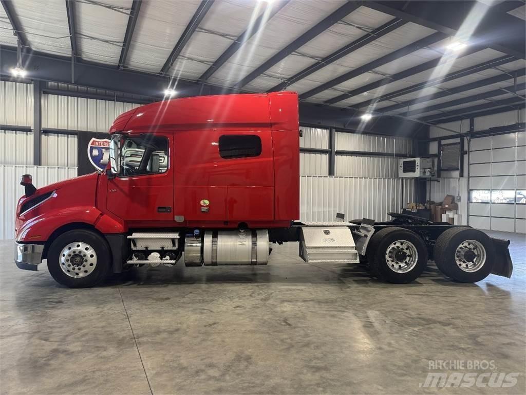 Volvo VNL64T740 Тягачі