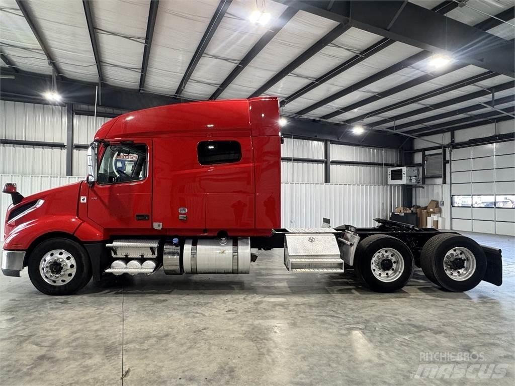 Volvo VNL64T740 Тягачі
