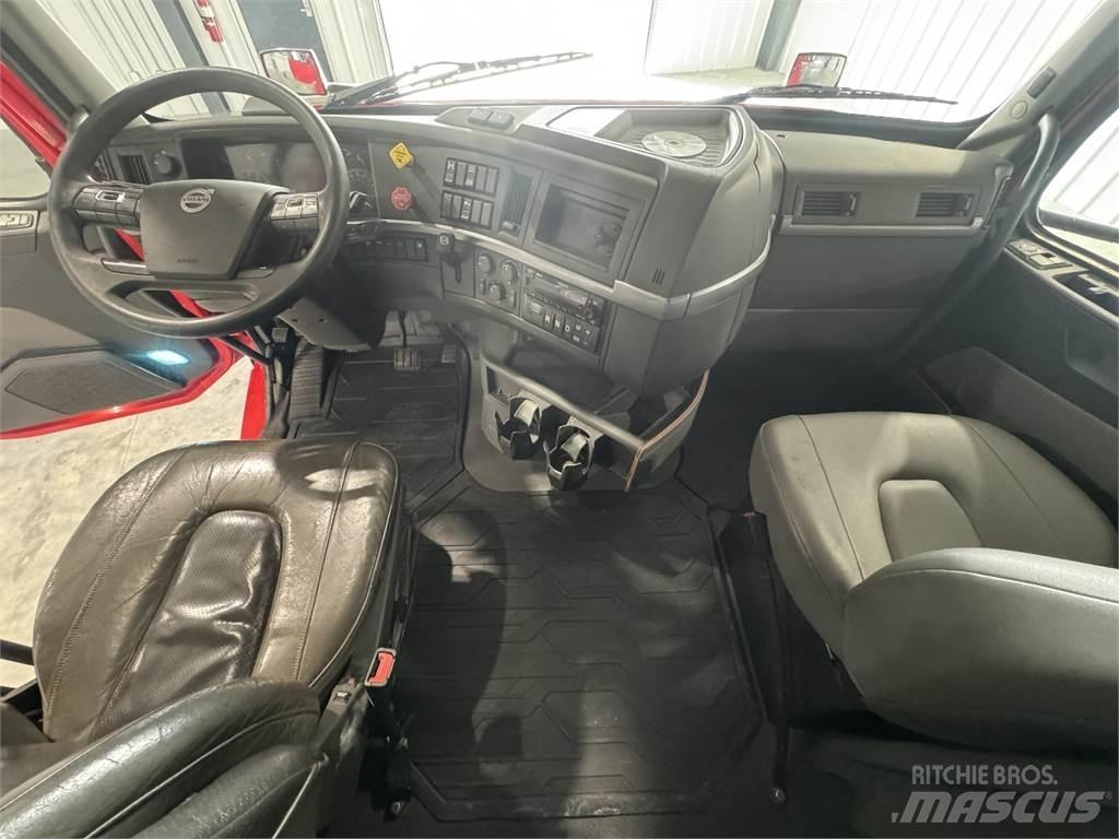 Volvo VNL64T740 Тягачі