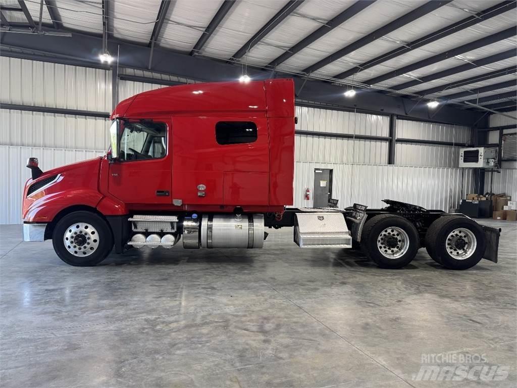 Volvo VNL64T740 Тягачі