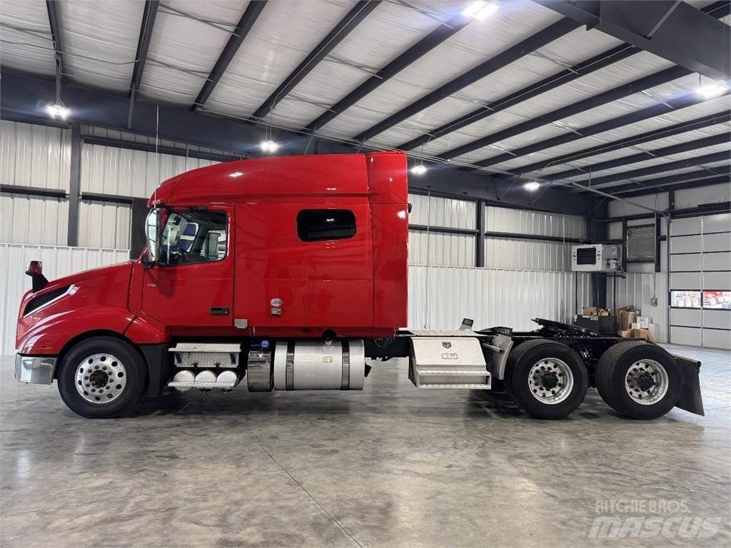 Volvo VNL64T740 Тягачі