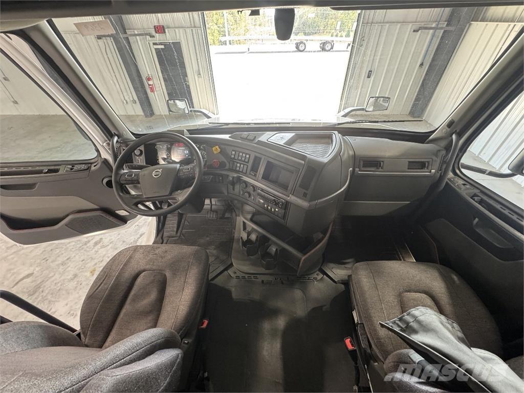 Volvo VNL760 Тягачі