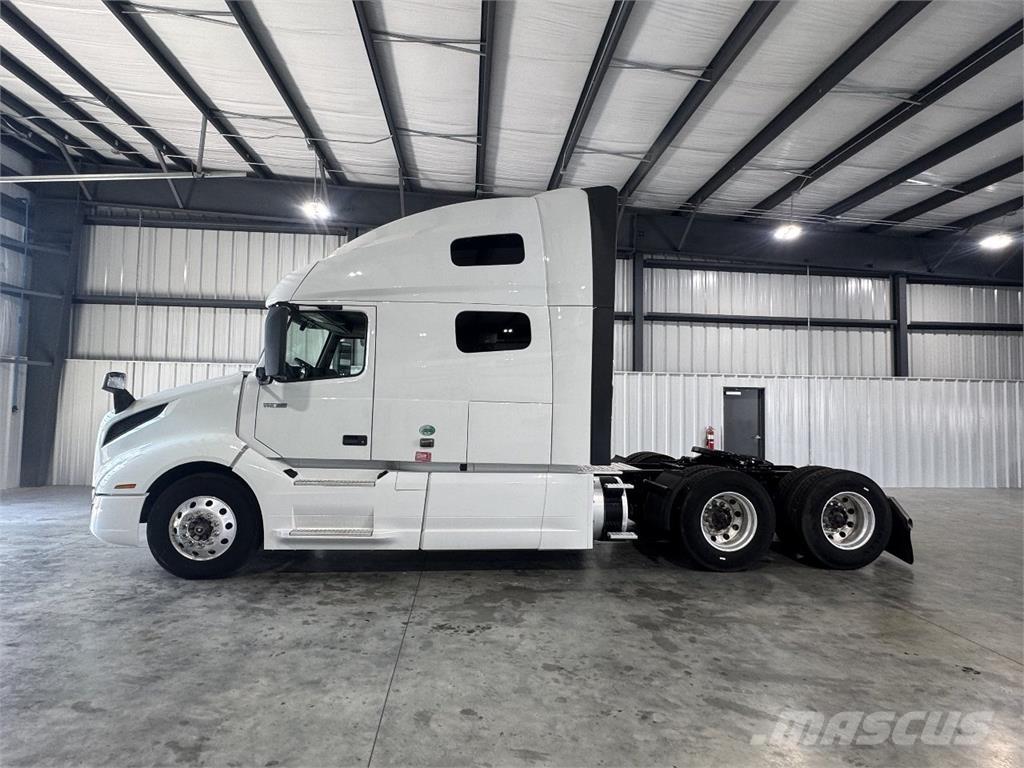 Volvo VNL760 Тягачі