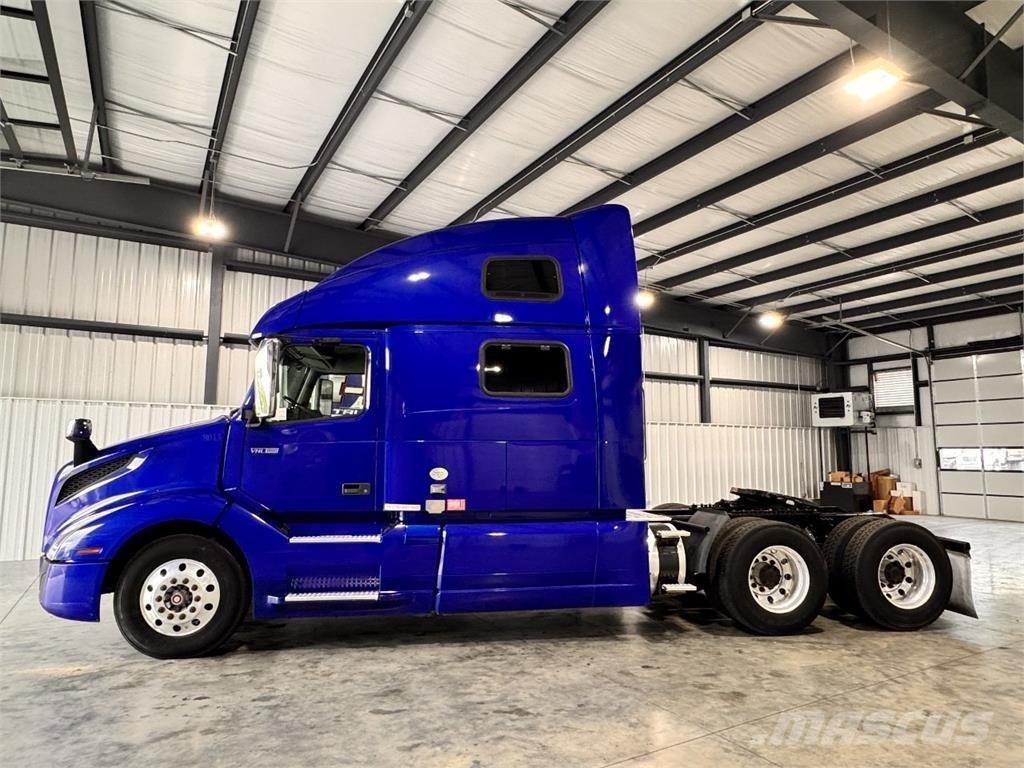 Volvo VNL860 Тягачі