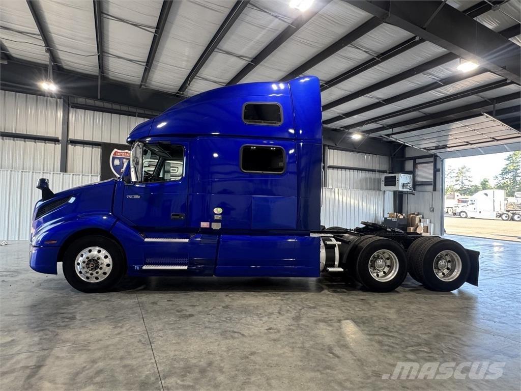 Volvo VNL860 Тягачі