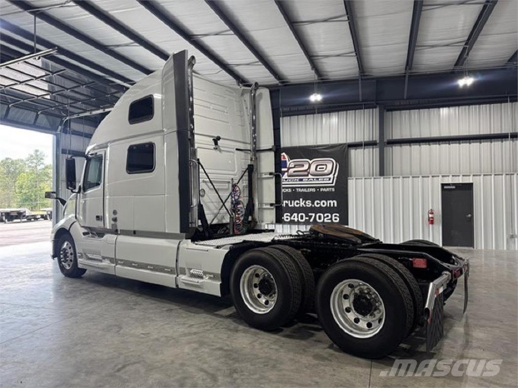Volvo VNL860 Тягачі