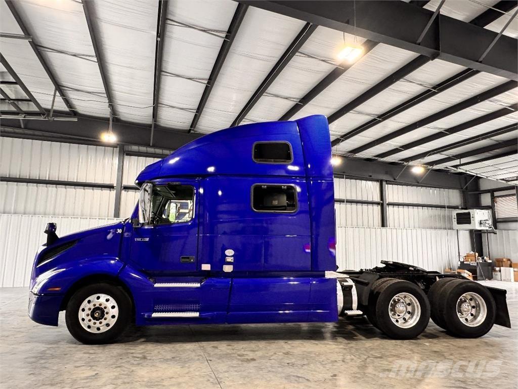 Volvo VNL860 Тягачі