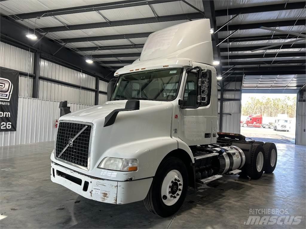 Volvo VNM Тягачі