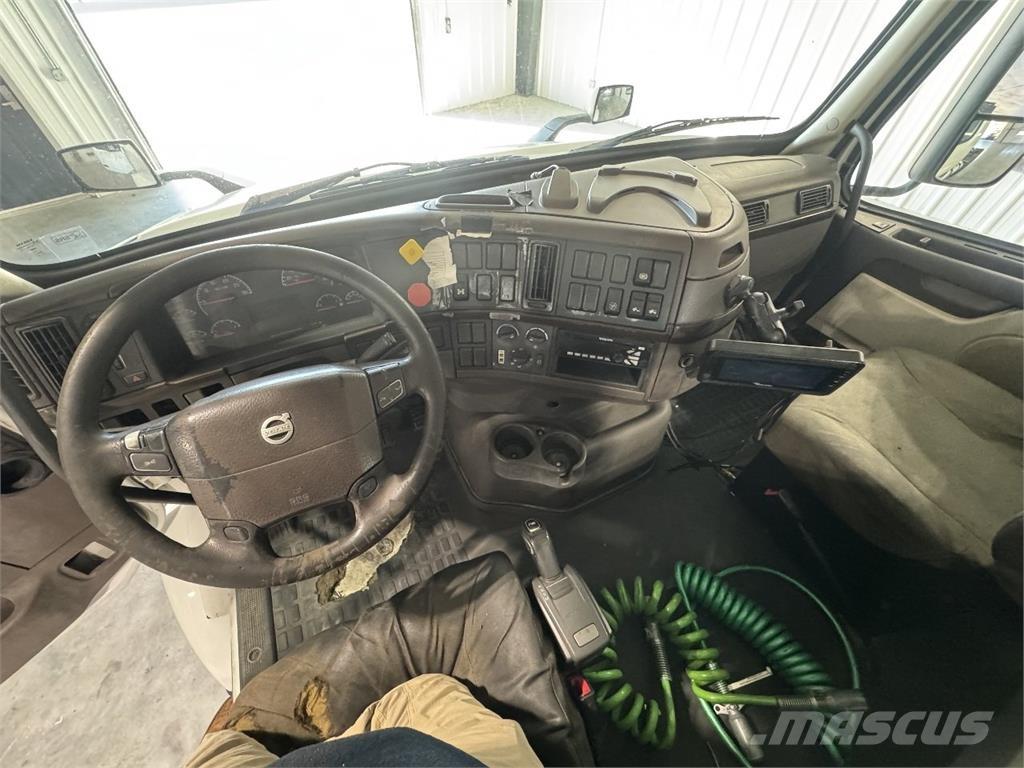 Volvo VNM Тягачі