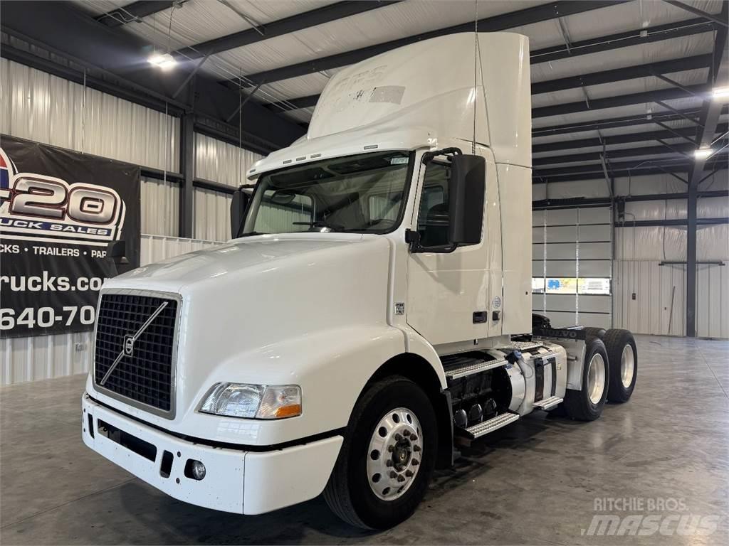 Volvo VNM64T200 Тягачі